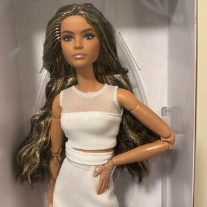 Barbie Signature Lina Looks #1. She is Gorgeous & Beautiful!